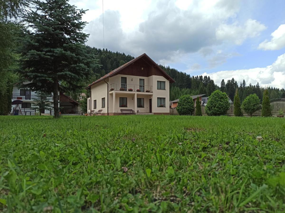 Casa Valeria Voronet Villa Exterior photo